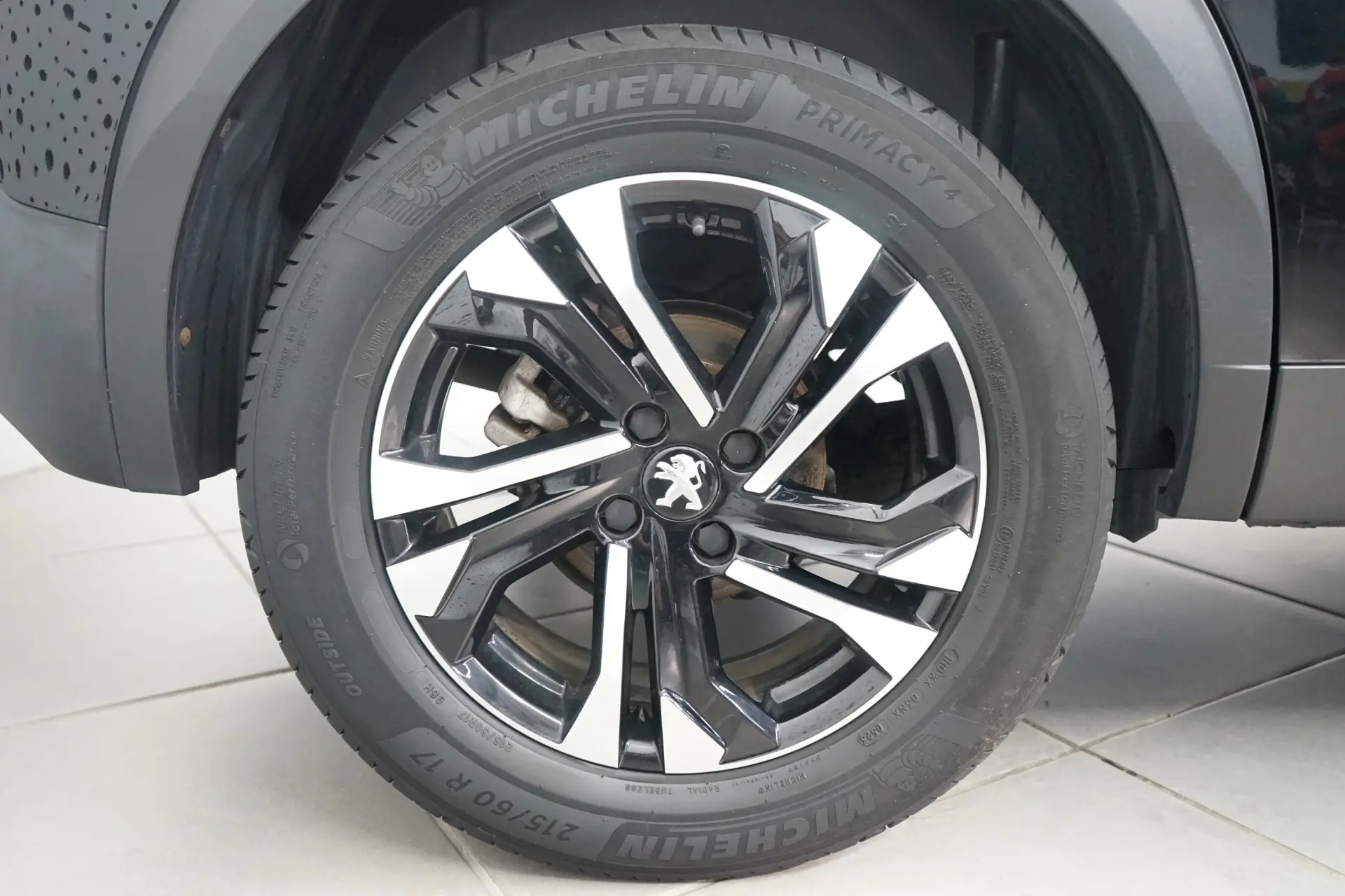 Peugeot 2008 1.2 PureTech Allure 12