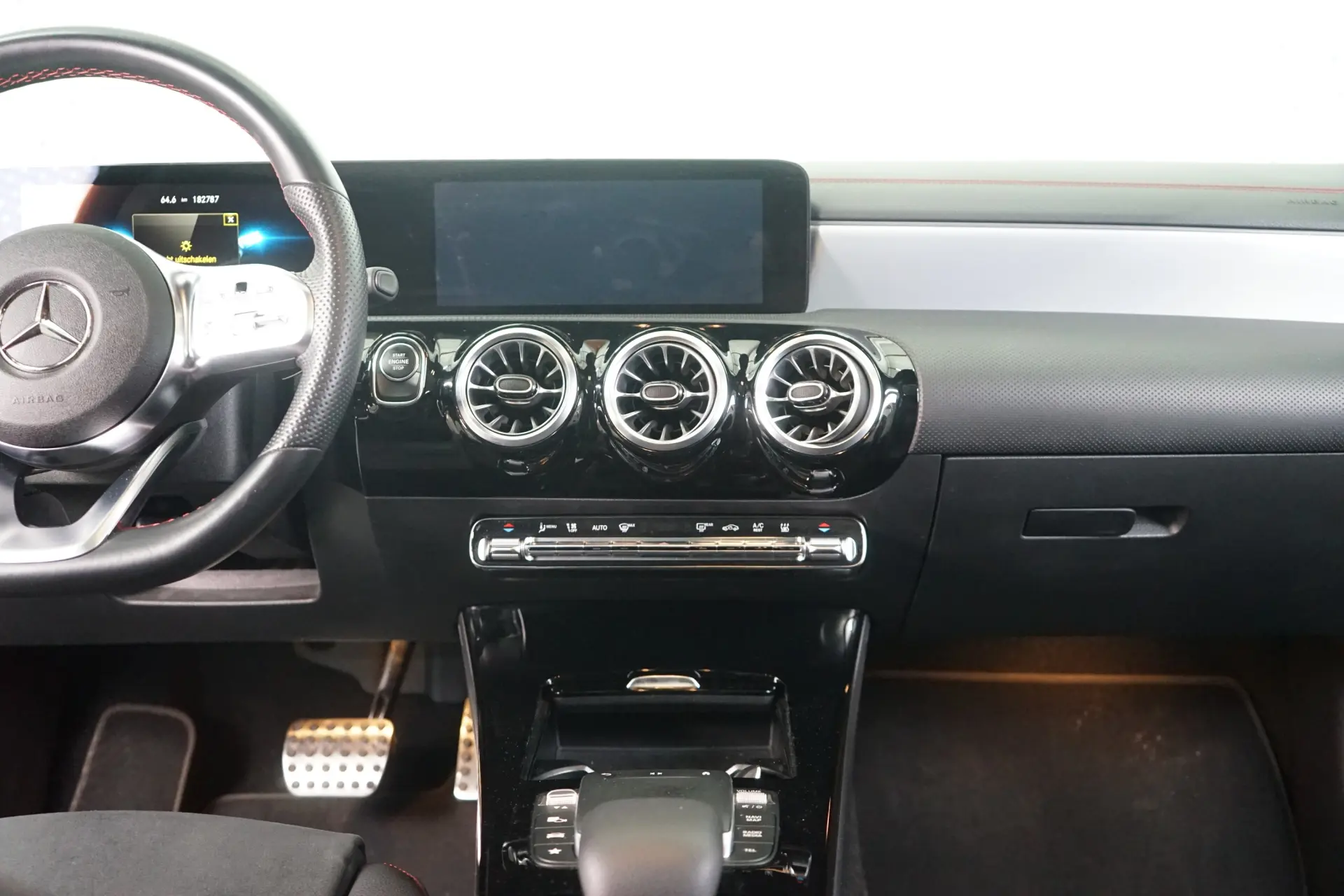 Mercedes-Benz CLA 250 e AMG Line 29