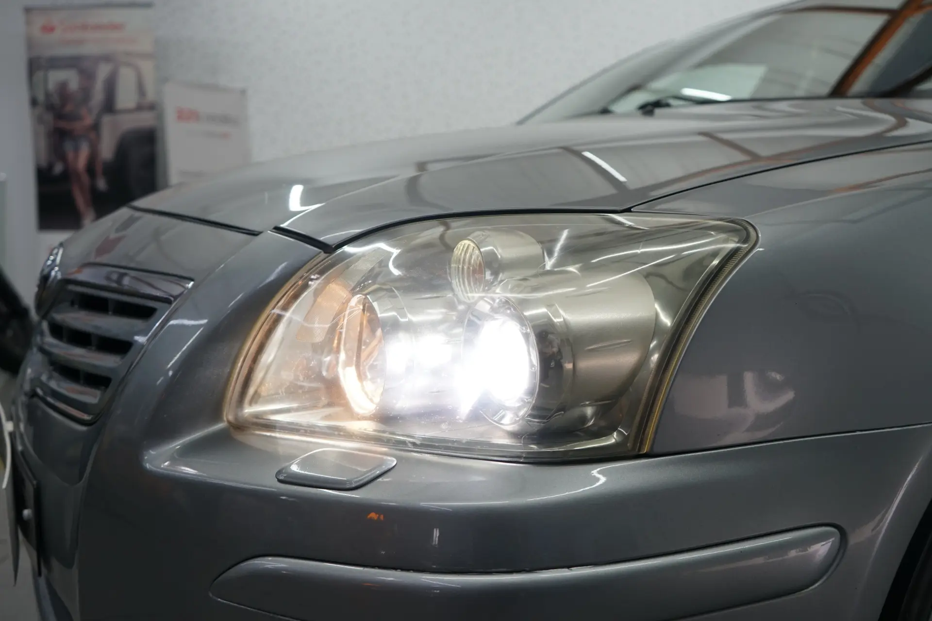 Toyota Avensis SW 2.0 D-4D Exclusive 4