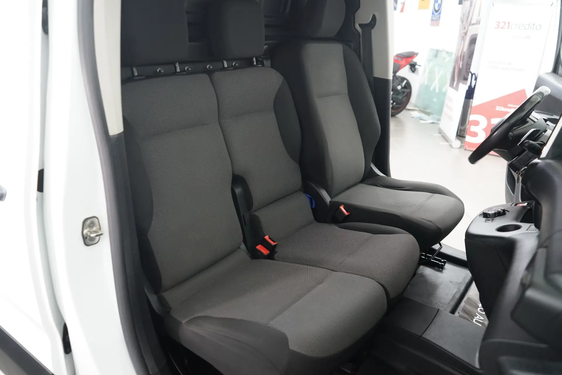 Peugeot Partner 1.5 Blue-HDI Asphalt L1 EAT8 34