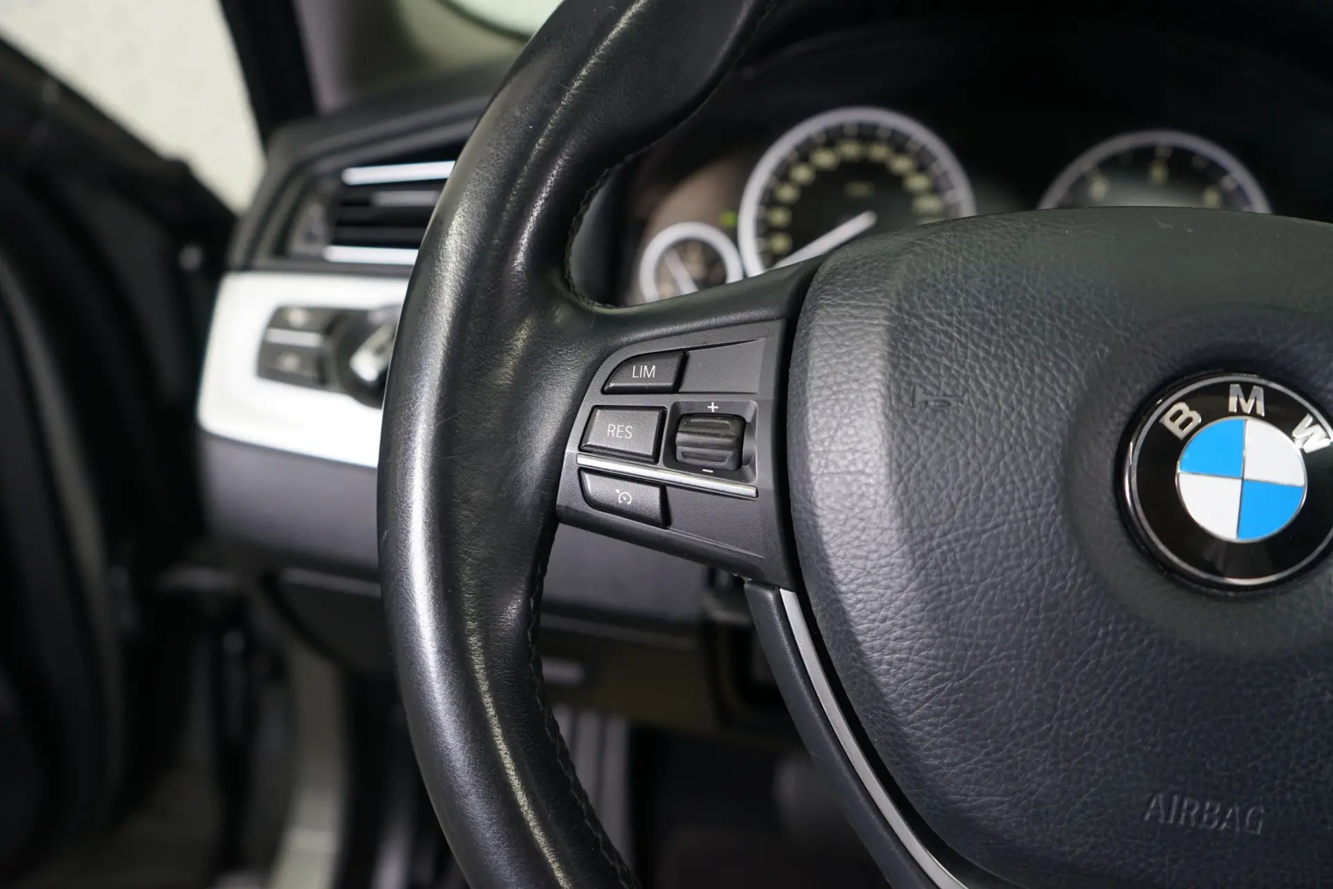 BMW 520 d Exclusive Auto 129g 21