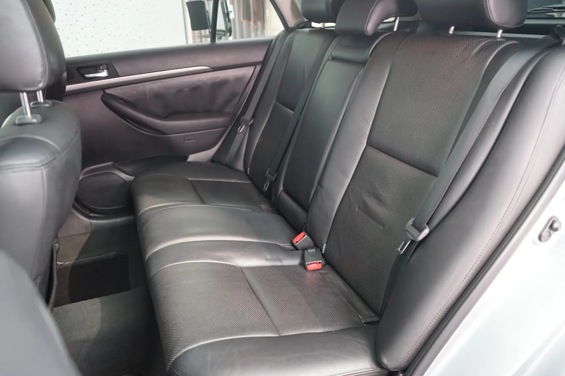 Toyota Avensis SW 2.0 D-4D Exclusive 27