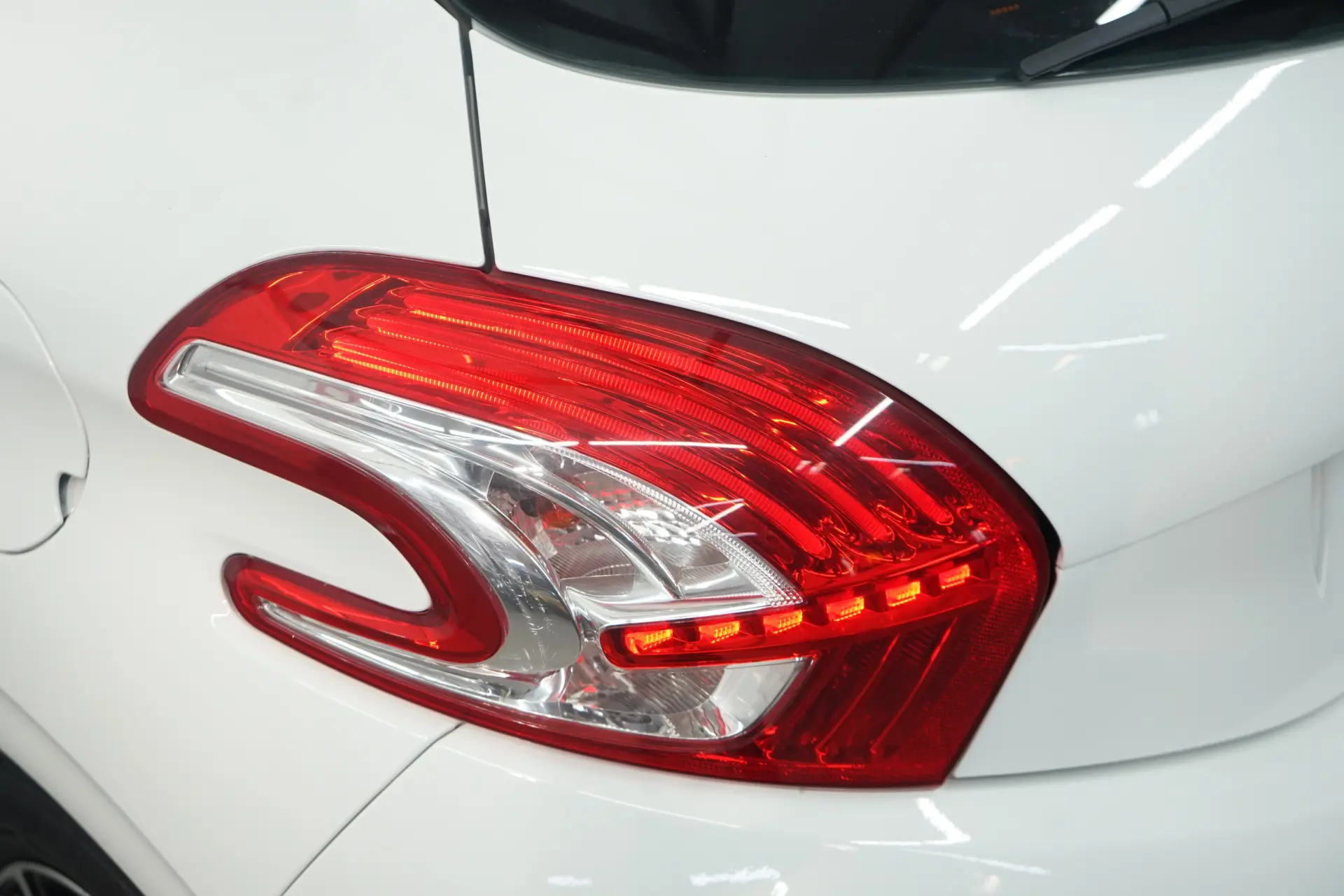 Peugeot 208 1.0 PureTech Access 13