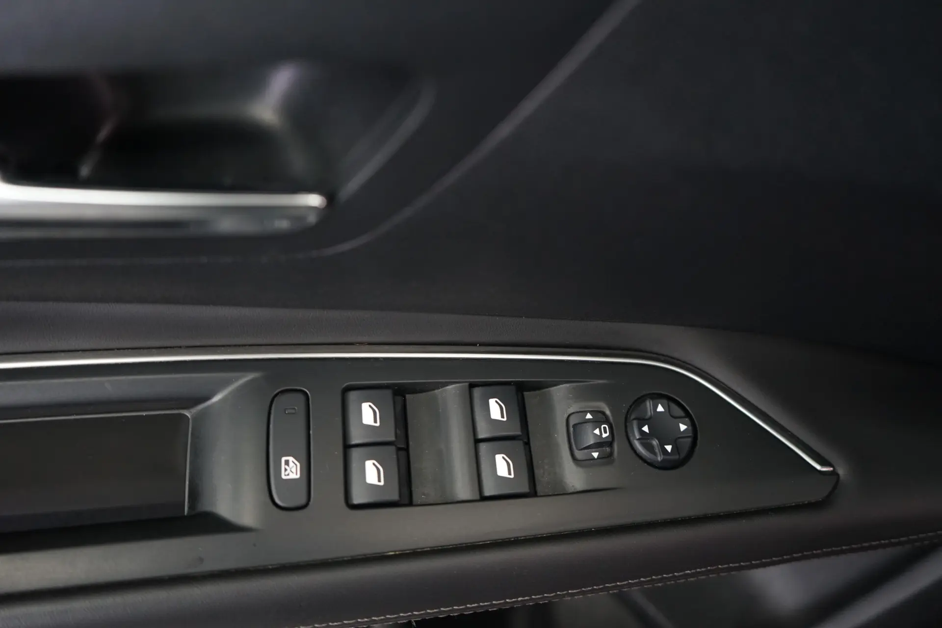 Peugeot 3008 1.2 PureTech Allure EAT8 18