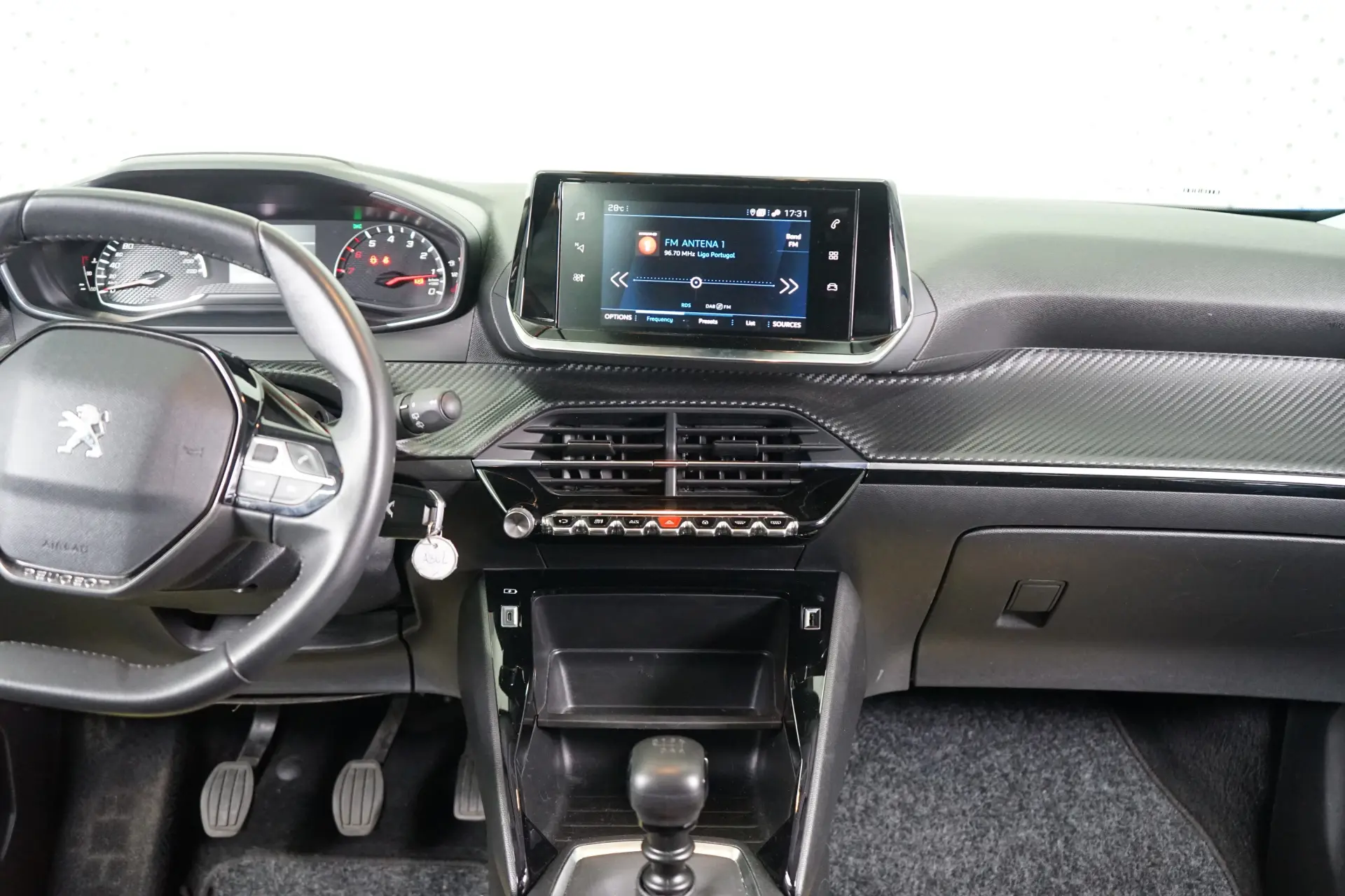 Peugeot 2008 1.2 PureTech Allure Pack 29