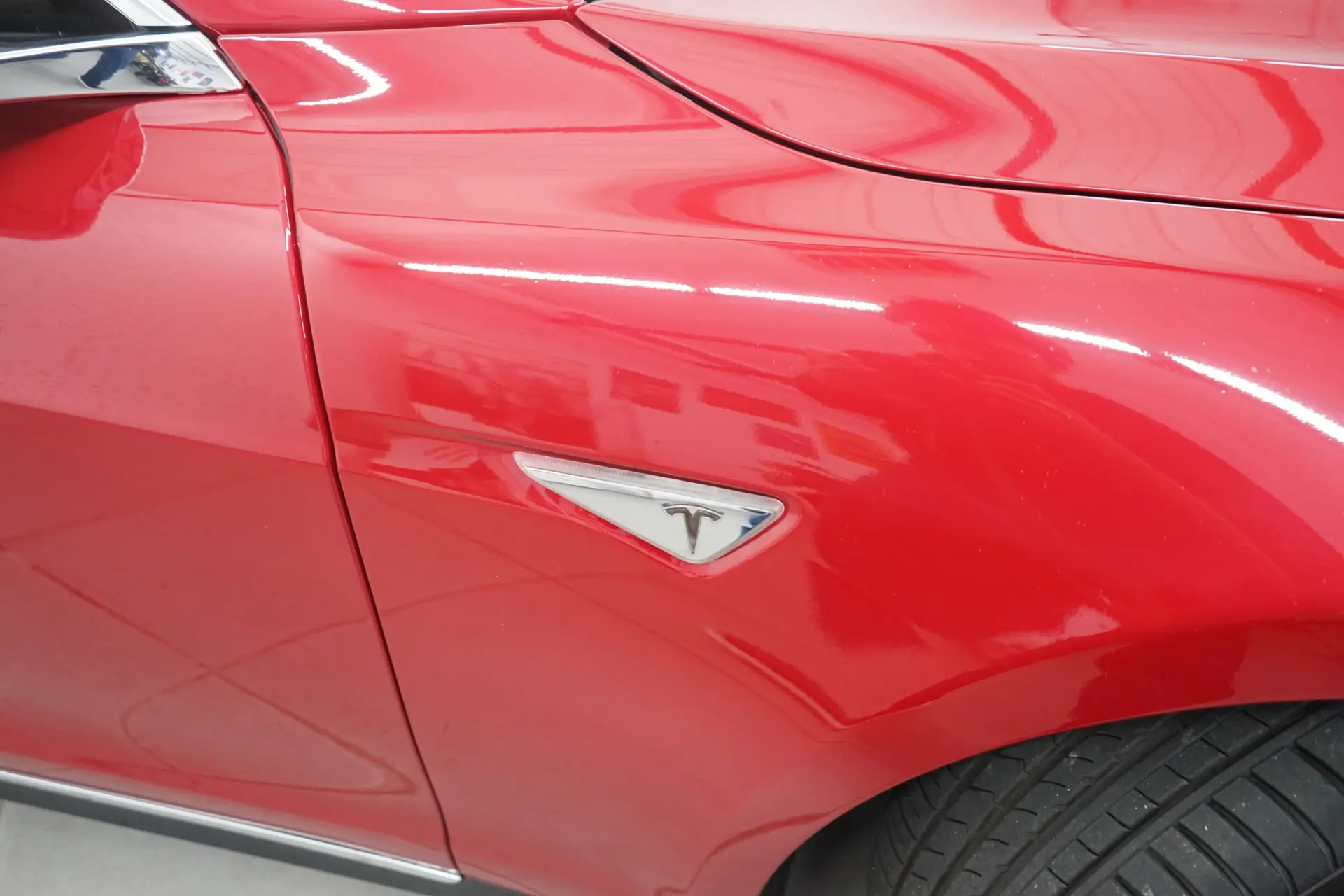 Tesla Model S 85 11