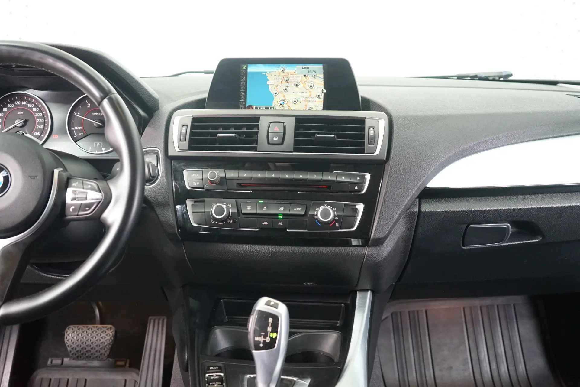 BMW 116 d Line Luxury Auto 16