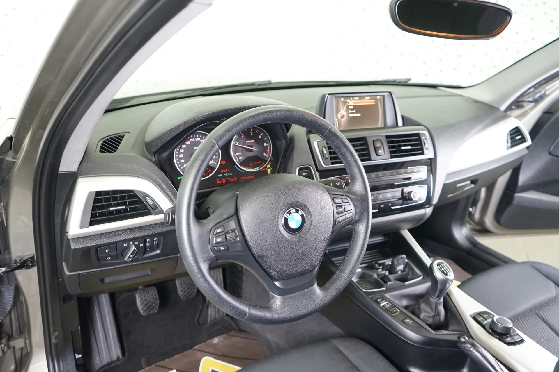 BMW 116 d Line Urban 14