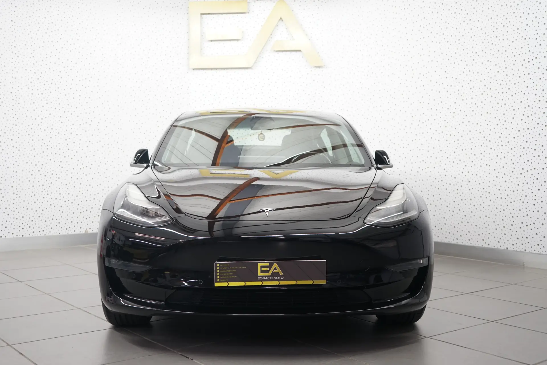 Tesla Model 3 Standard Range Plus RWD 2