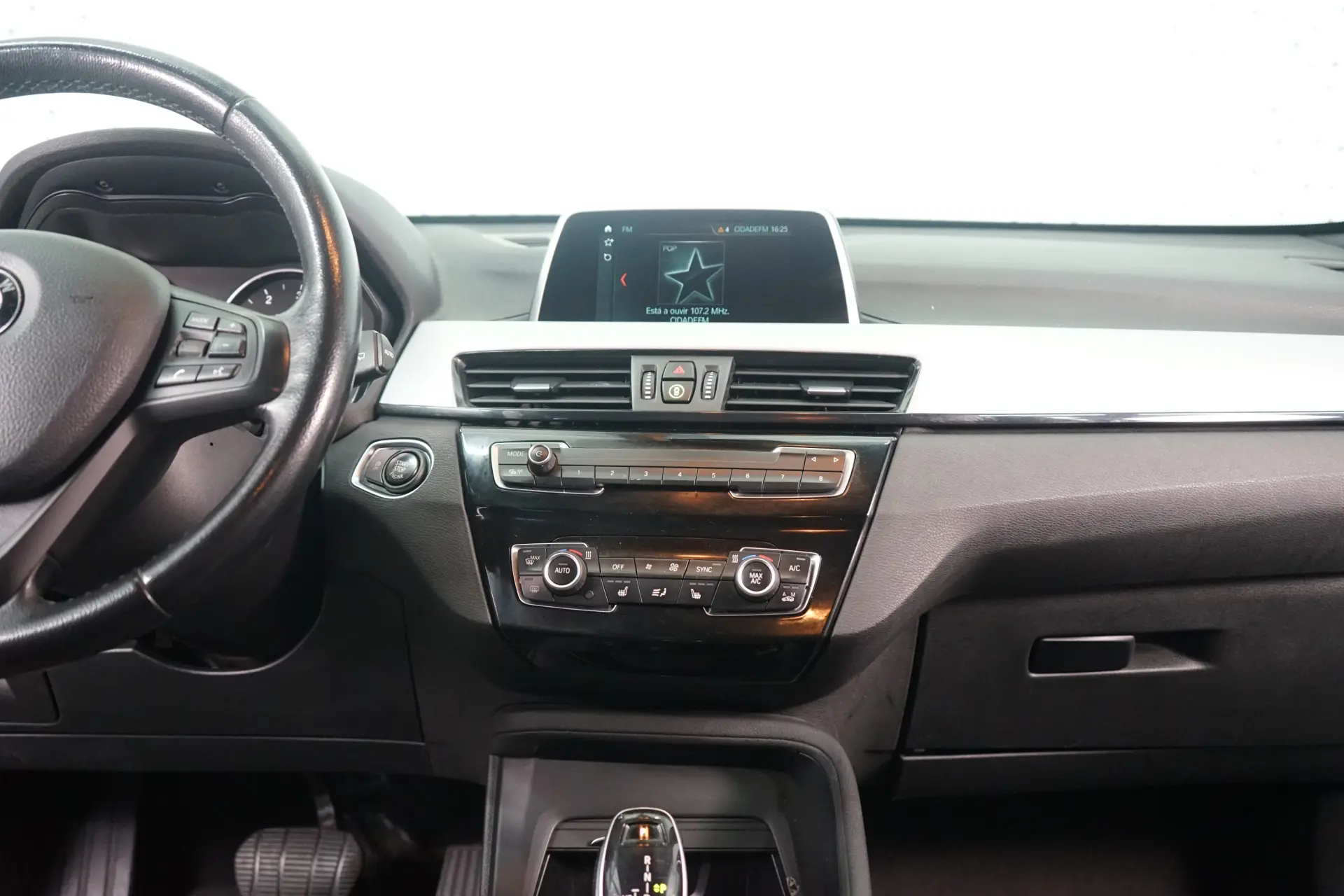 BMW X1 20 d xDrive Auto Line Sport 16