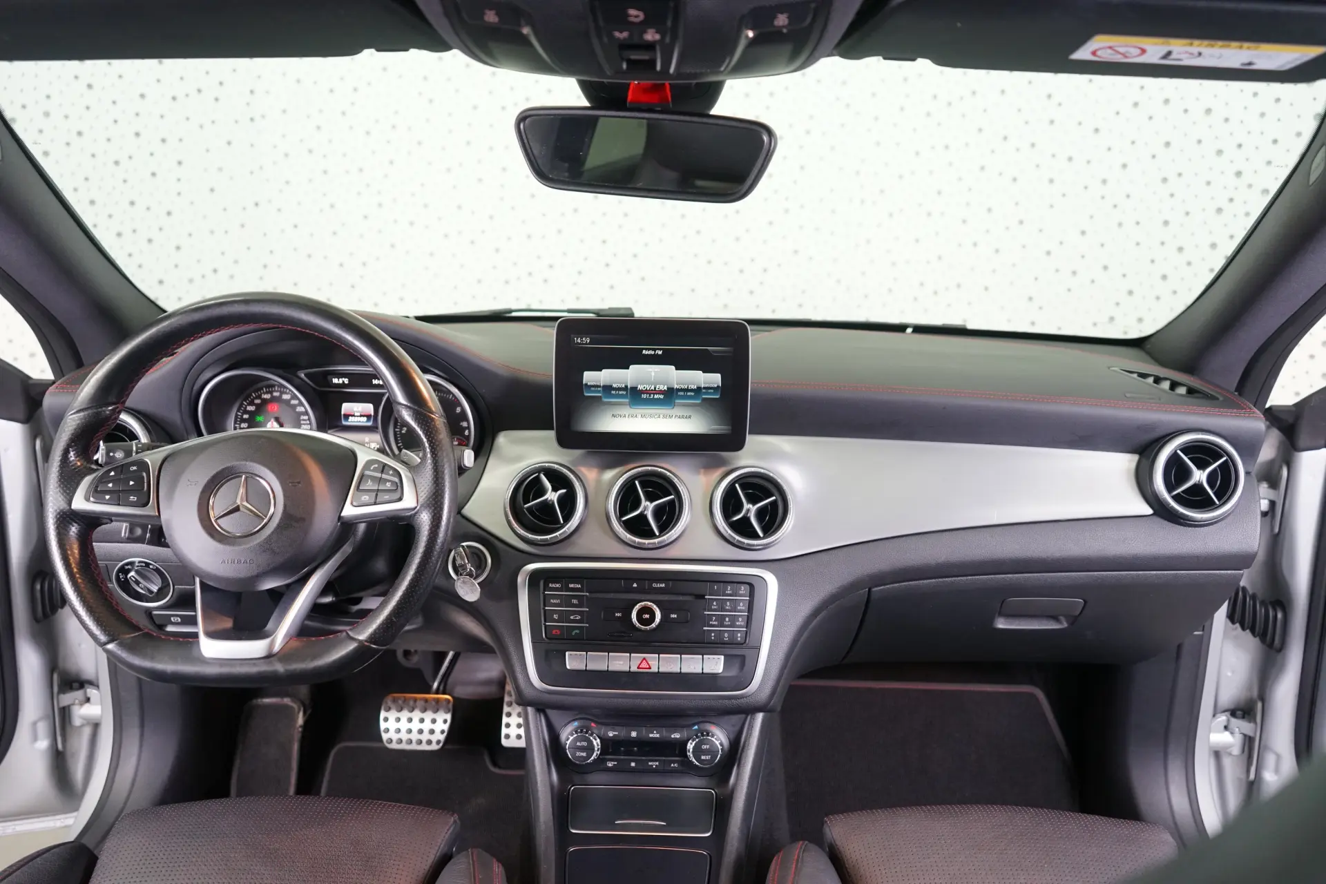 Mercedes-Benz CLA 180 d Shooting Brake AMG Line Aut. 19