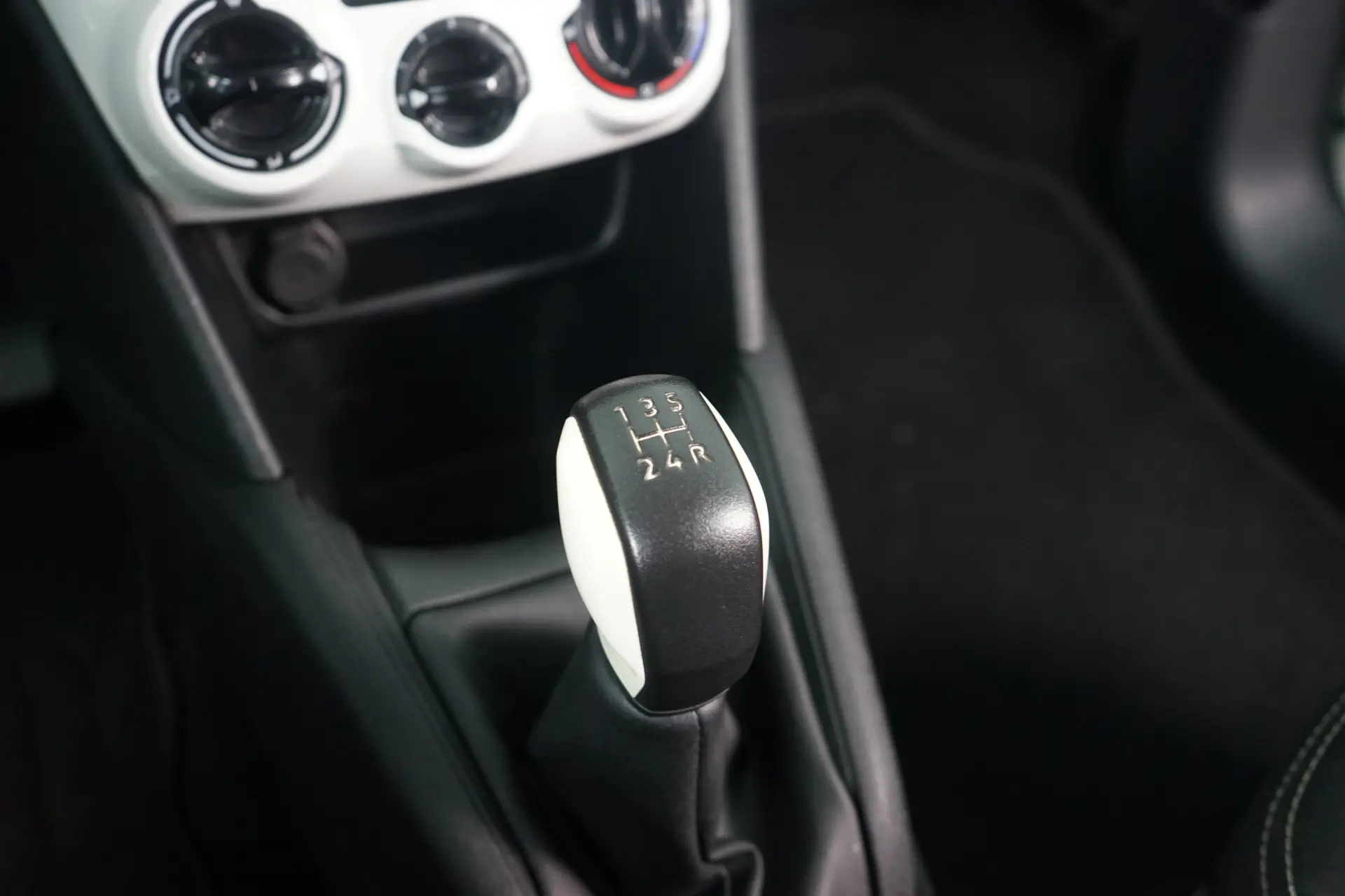 Peugeot 208 1.0 PureTech Access 25