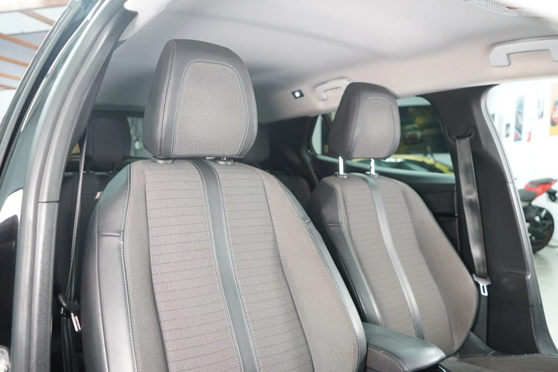 Peugeot 2008 1.2 PureTech Allure 38