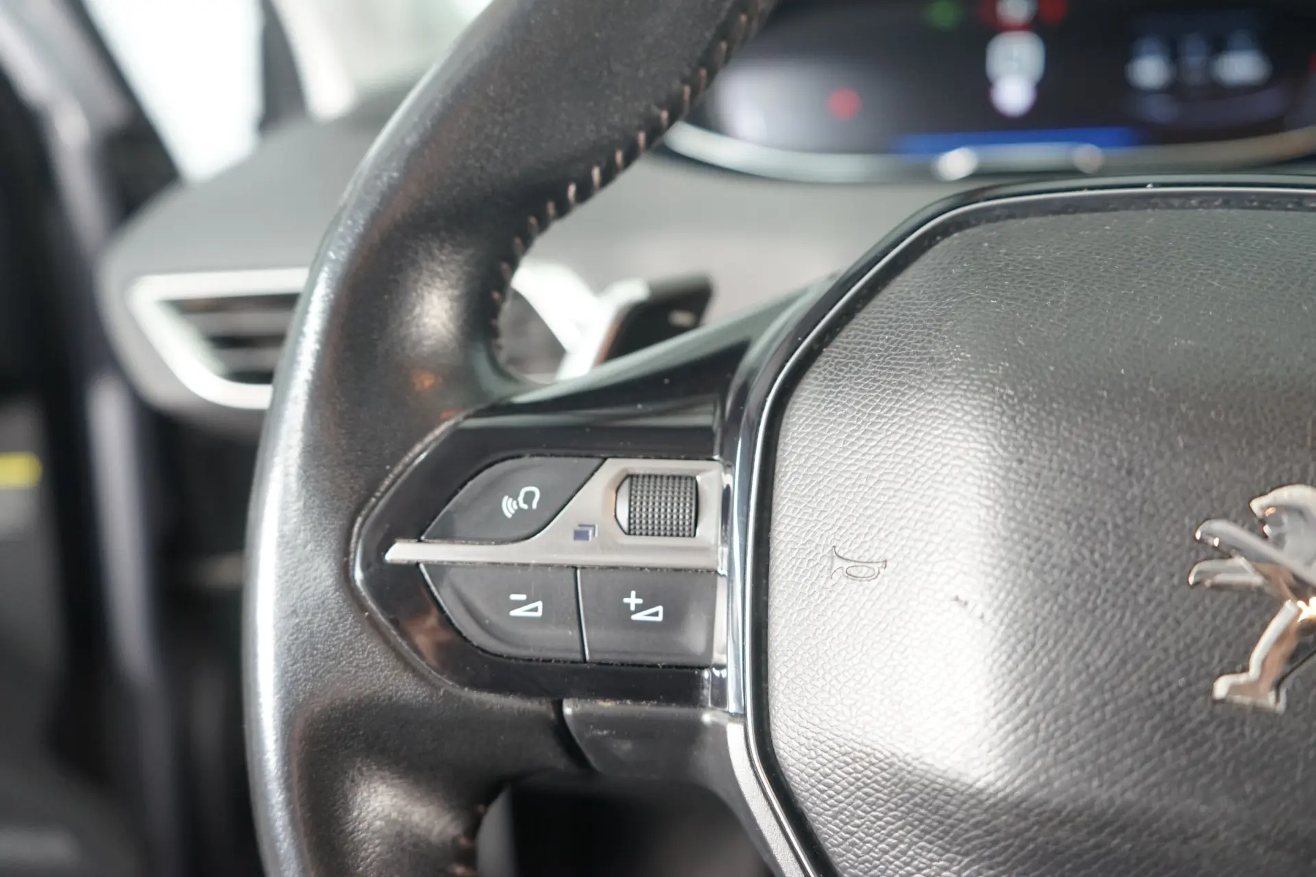 Peugeot 5008 1.5 BlueHDi Allure EAT8 16