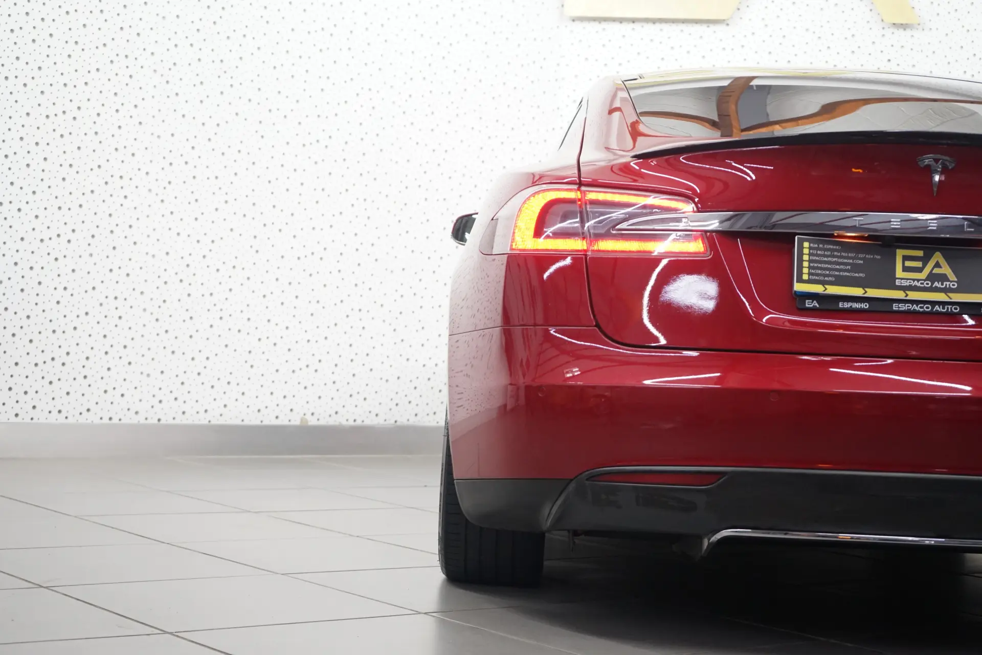 Tesla Model S 85 7