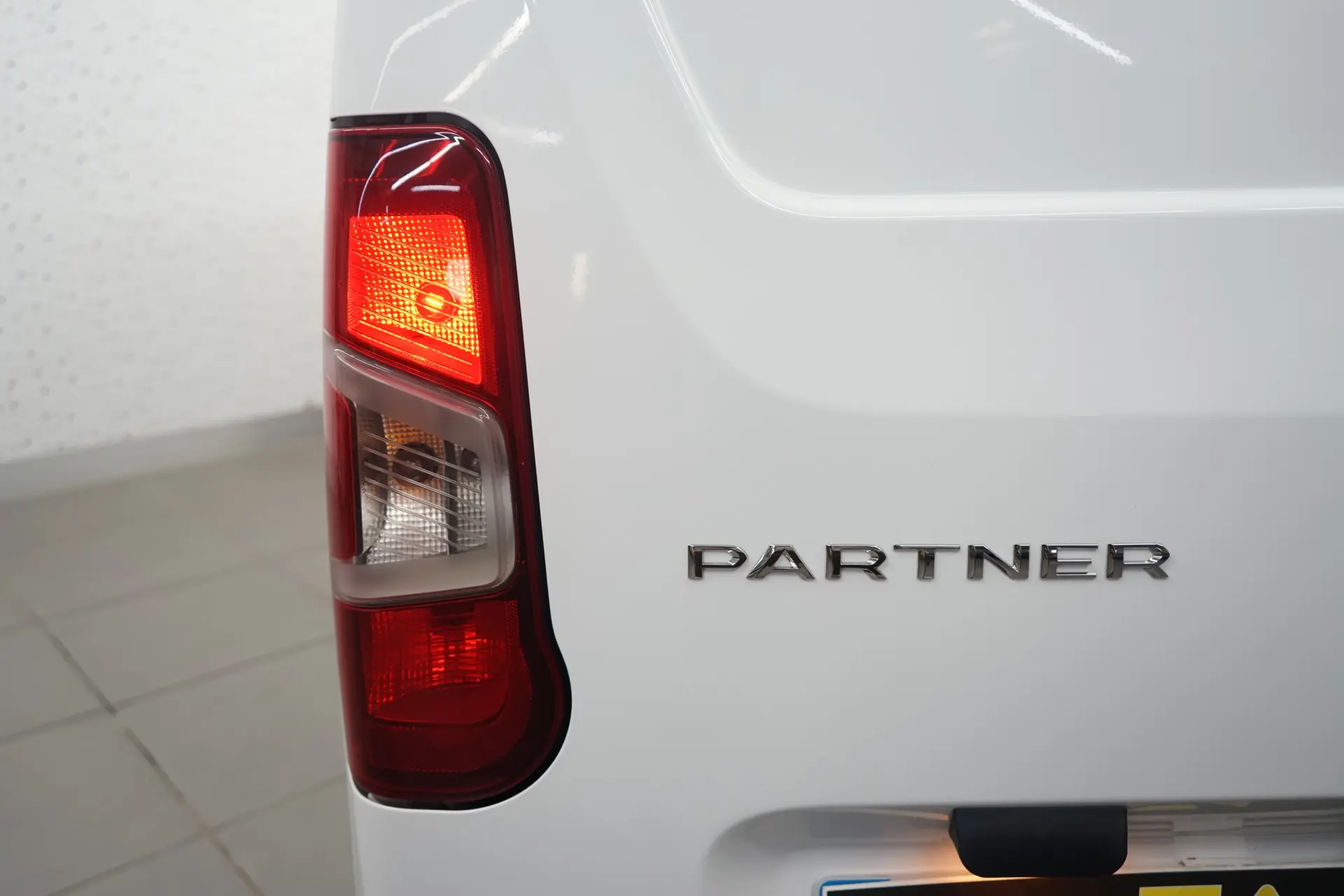 Peugeot Partner 1.5 Blue-HDI Asphalt L1 EAT8 8