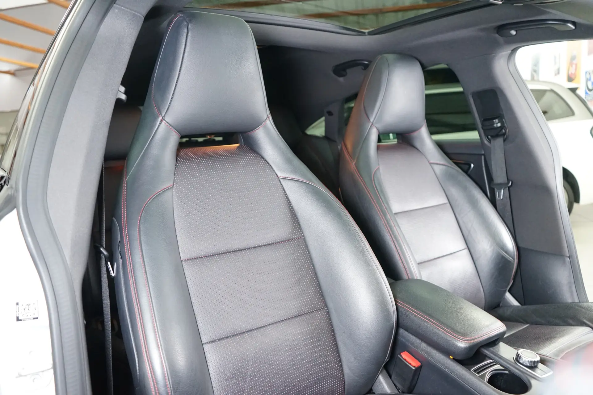 Mercedes-Benz CLA 180 d Shooting Brake AMG Line Aut. 40