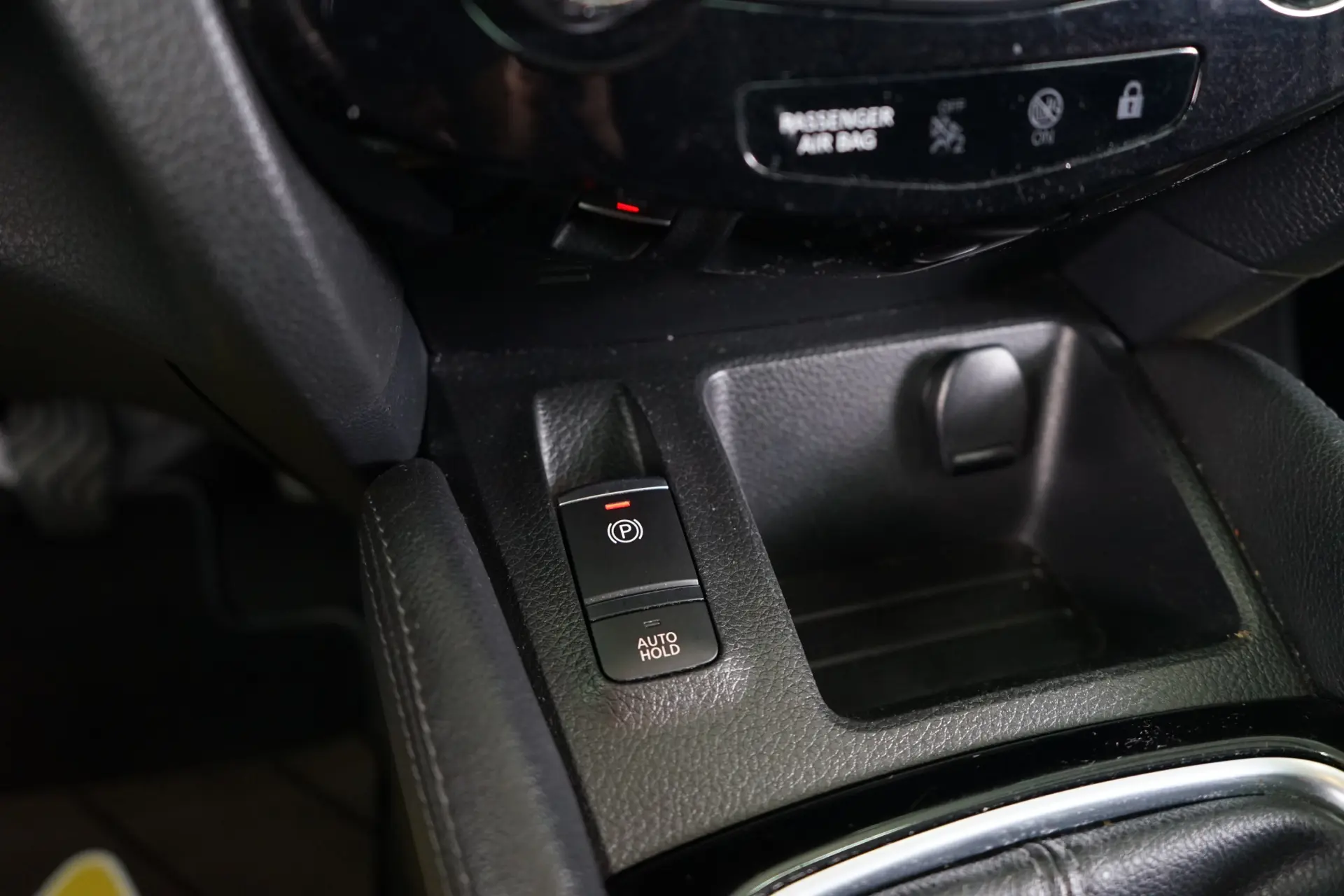 Nissan Qashqai 1.5 dCi N-Connecta Business 28