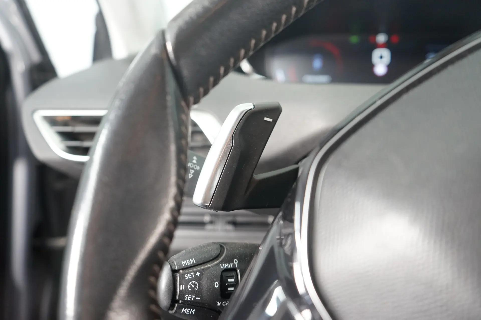 Peugeot 5008 1.5 BlueHDi Allure EAT8 18