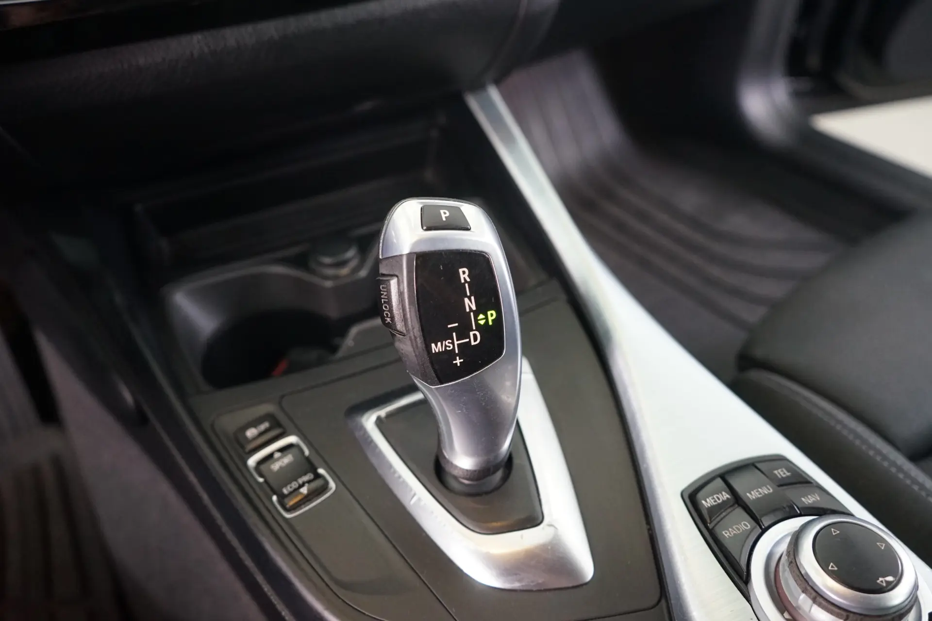 BMW 116 d Line Luxury Auto 26