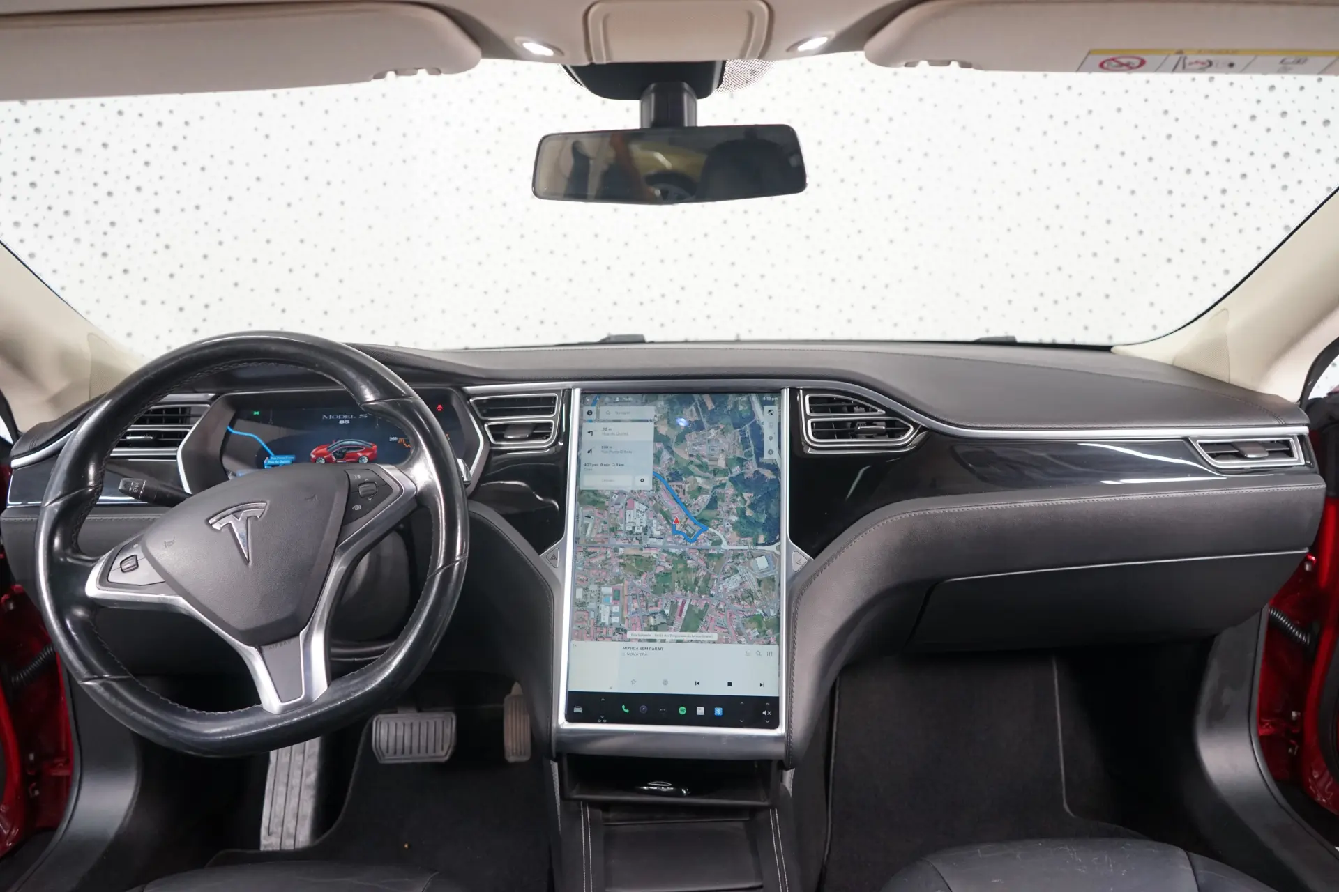 Tesla Model S 85 18