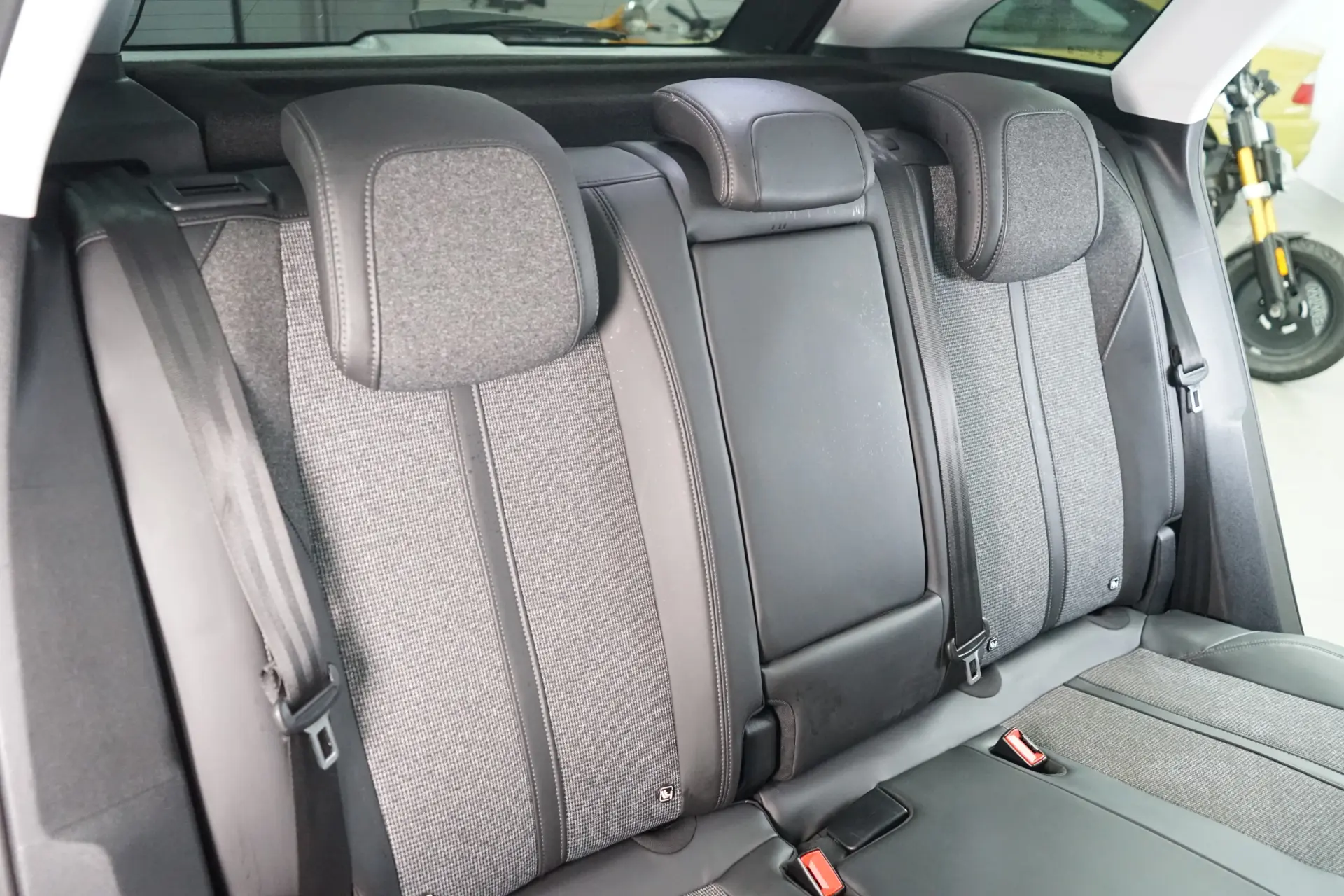 Peugeot 3008 1.2 PureTech Allure EAT8 40
