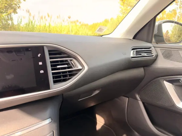 Peugeot 308 SW 1.5 BlueHDi Style 17