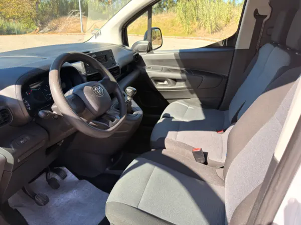 Toyota Proace Outro 9