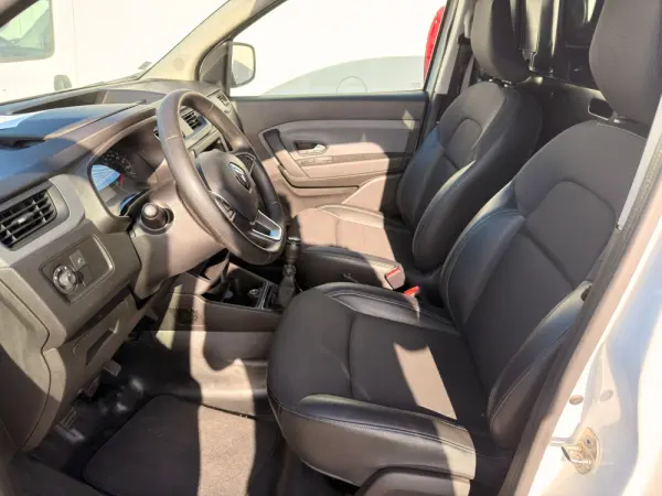 Renault Express 1.5 Blue dCi Confort 8
