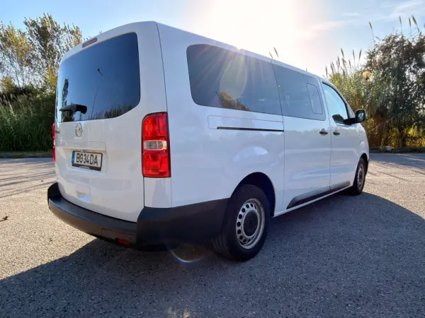 Opel Vivaro 1.5 CDTi L2H1 Essentia 7