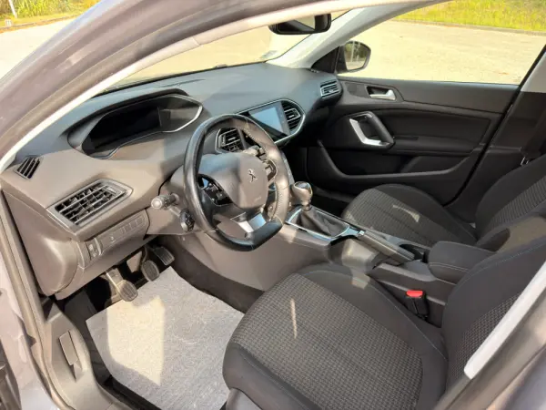 Peugeot 308 SW 1.5 BlueHDi Style 9