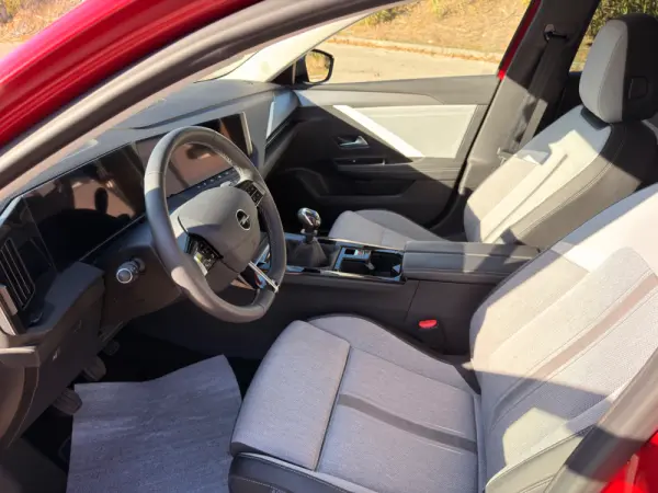 Opel Astra 1.2 T GS Line 9