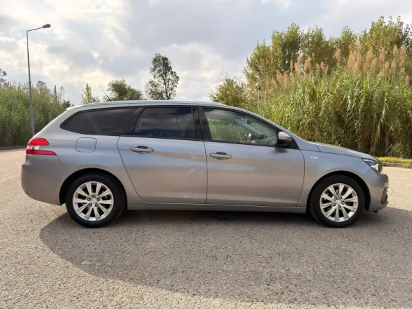 Peugeot 308 SW 1.5 BlueHDi Style 8