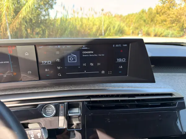 Peugeot 5008 1.2 Hybrid Allure e-DCS6 14