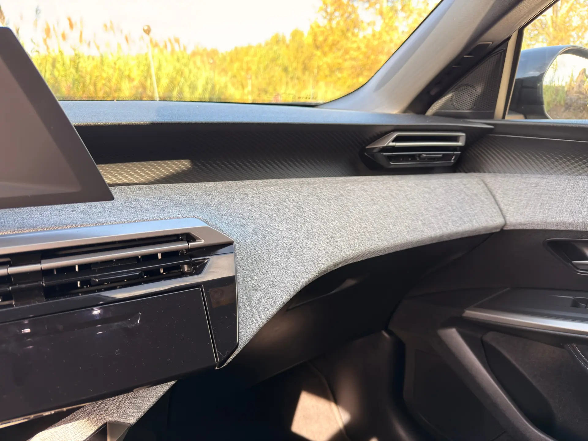 Peugeot 5008 1.2 Hybrid Allure e-DCS6 17