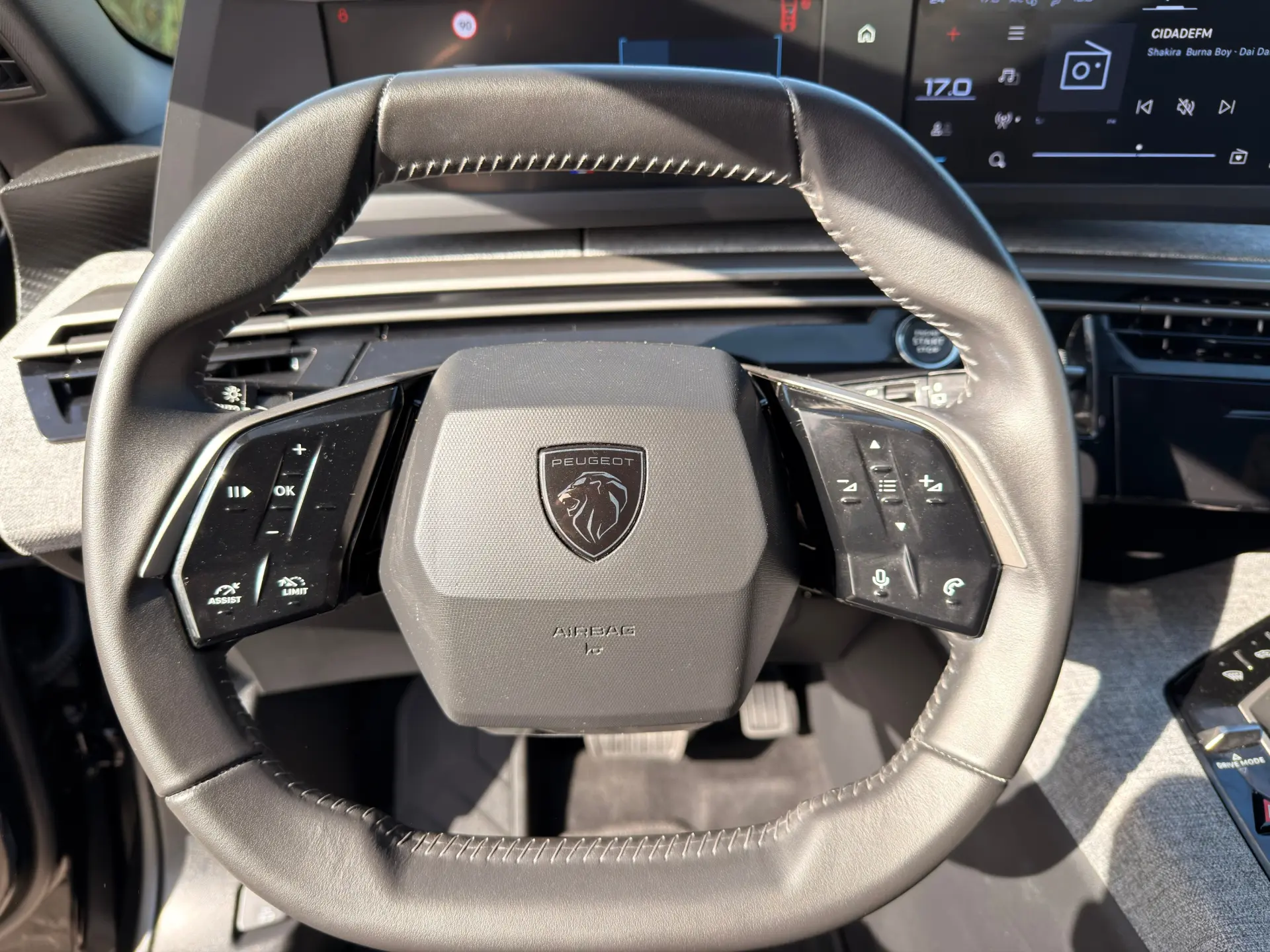 Peugeot 5008 1.2 Hybrid Allure e-DCS6 12