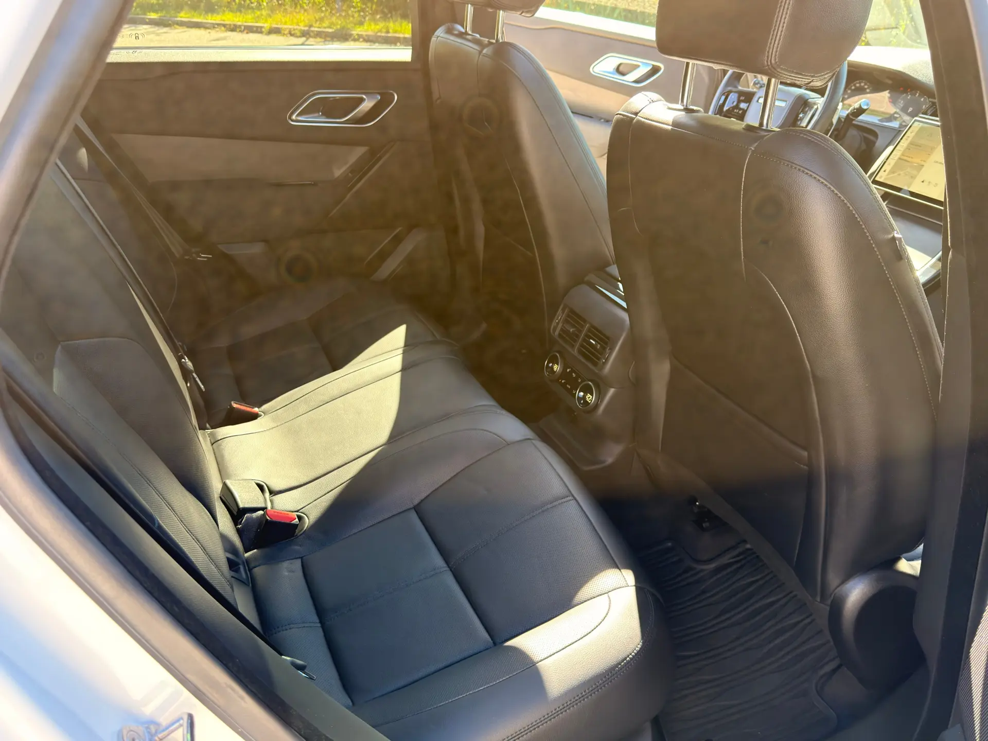 Land Rover Range Rover Velar 2.0 P400e AWD R-Dynamic HSE 28