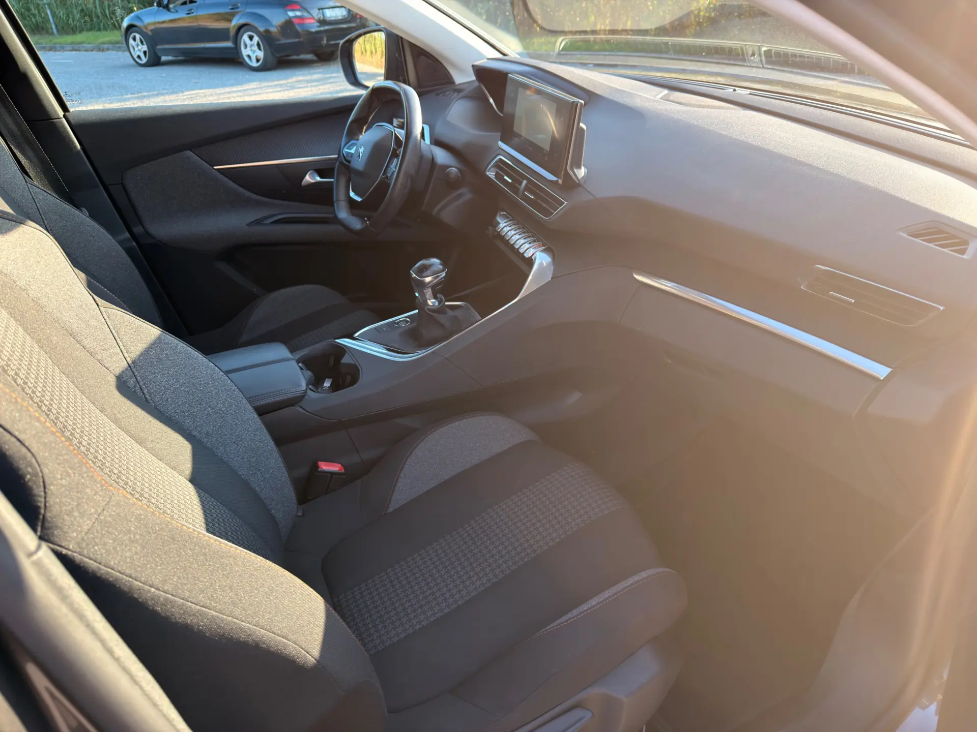 Peugeot 3008 1.5 BlueHDi Active Pack 23