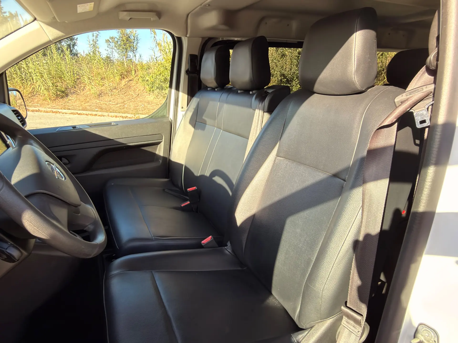 Opel Vivaro 1.5 CDTi L2H1 Essentia 11