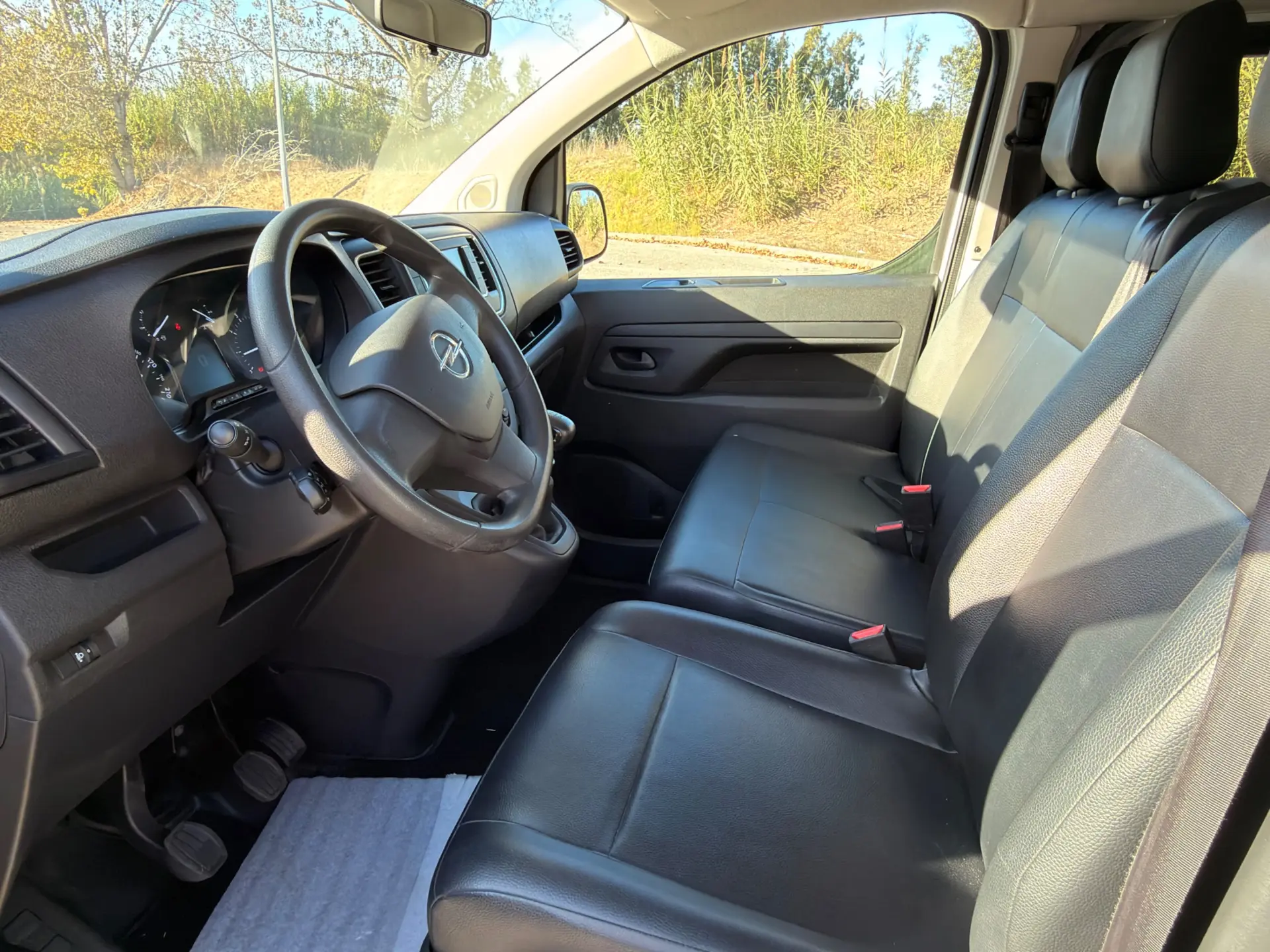 Opel Vivaro 1.5 CDTi L2H1 Essentia 9