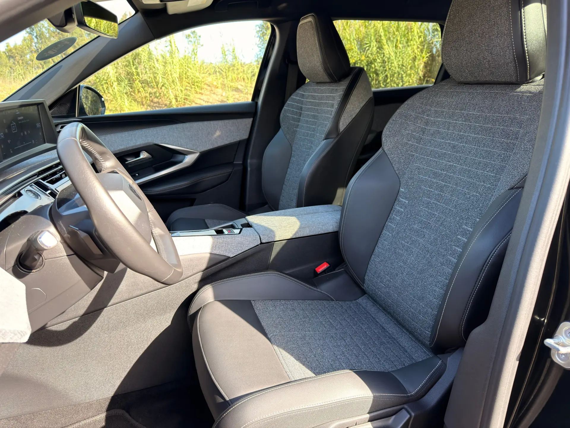 Peugeot 5008 1.2 Hybrid Allure e-DCS6 11