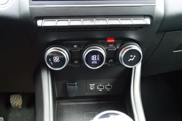 Renault Captur 1.0 TCe Evolution 17