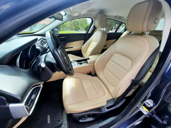 Jaguar XE 2.0 D Prestige Aut. 13