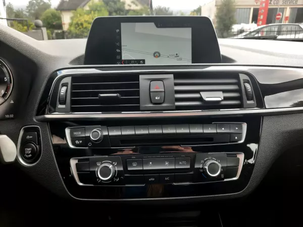 BMW 118 d Aut. 12