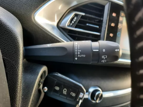 Peugeot 308 1.6 BlueHDi Allure EAT6 10