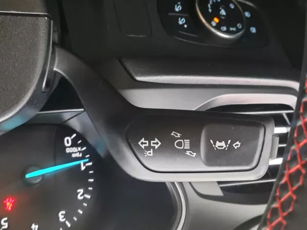 Ford Focus 1.0 EcoBoost MHEV ST-Line 8