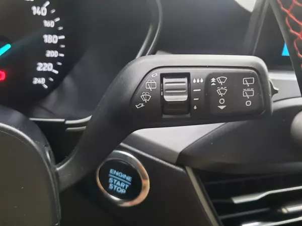 Ford Focus 1.0 EcoBoost MHEV ST-Line 9