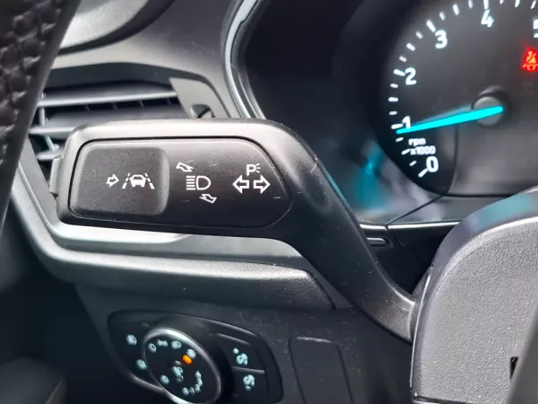 Ford Focus 1.0 EcoBoost MHEV Titanium 8