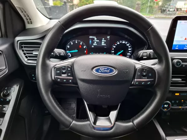 Ford Focus 1.0 EcoBoost MHEV Titanium 11