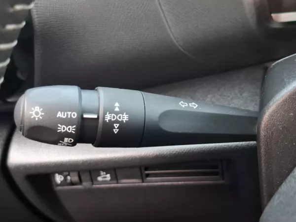 Citroën C4 X 1.2 PureTech Plus EAT8 6